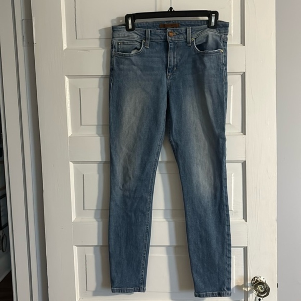 Joe’s Light Wash Skinny Ankle Jean
